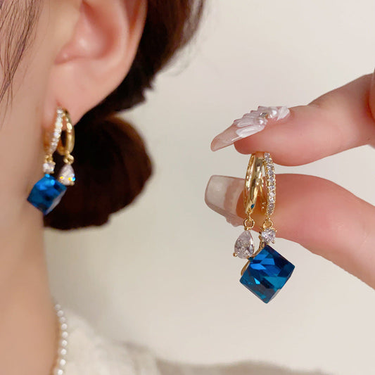 💎Blaue Creolen mit künstlichen Kristallen